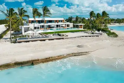 A paradise of villa that provides an ultimate luxury vacation experiences
