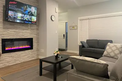 Image de Luxurious 3 Br Villa with free parking - King Bed