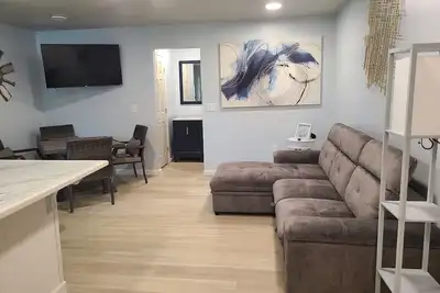 Image de The Beehive is 19 miles from I-95, 16 miles from I-26. Fishing, hunting & more.