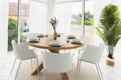 Image de Wohnung in Weinbergen bei Mainz, Ferienwohnung \"wineyards\" - in den Weinbergen mit KĂĽche & Bad