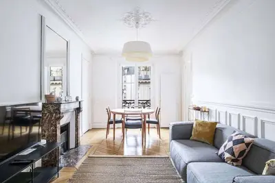 Image de A Beautiful 2-Br/1Ba in Moulin-Rouge - Montmartre