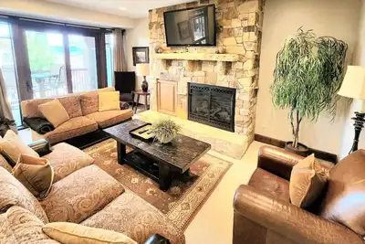 Image de Charming Home, walkable to lifts