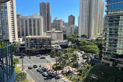 Waikiki Condo high walk score, 2 Bdrms w/doors, pullout sofa