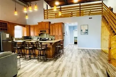 Image de Live Life Lavishly at Mildred's Manor 1. 2 Bdrm + Loft/3 bath. 5Beds/Sleeps 10.