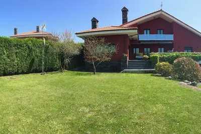 Image de Villa de luxe, loisir et repos à Oviedo entourée de nature