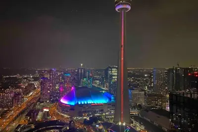 Image de Condo in downtown of Toronto with view of lake, Cn tower