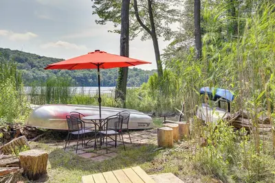 Image de Lakefront New York Abode w/ Deck, Grill & Fire Pit