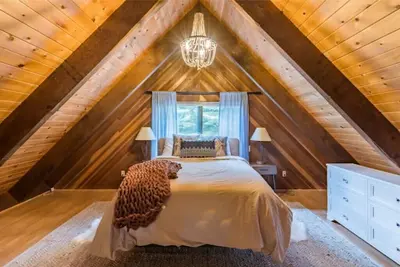 Image de Cozy cabin perfect Tahoe Donner location 15 minutes from skiing.