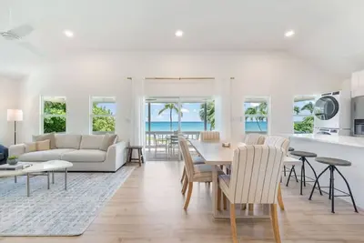 Image de Oceanview 2br Condo w/ Big Balcony on 7 Mile Beach | sleeps 6