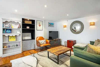 Image de Cottage Style Three Bedroom House