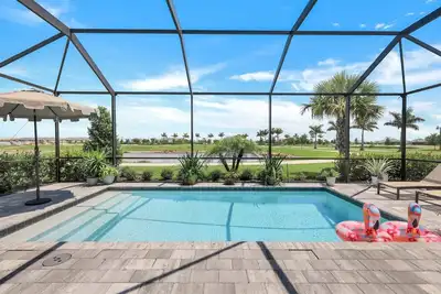 Image de Beautiful luxury, golf vacation home available for seasonal rental.