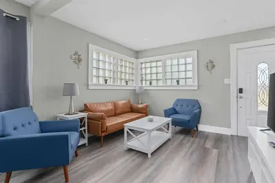 Image de Hazel Street Bungalow, Sleeps 10