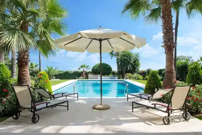 Image de 1072 Beachfront El Paraiso Retreat with Private Pool & Bbq