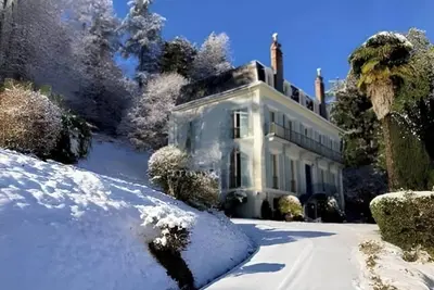 Manoir Historique à Proximité de Sentiers de Randonnées. Ideal Pour les Familles