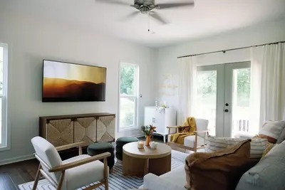 Image de The Sundrop House: Chic Getaway minutes from everything