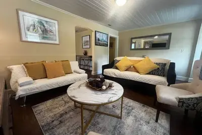 Image de Peaceful Private home near Vsu, Down town & Sgmc