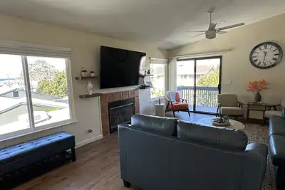 Image de New! Exceptional quality 2 Bedroom Morro Rock view home  2 blocks to embarcadero