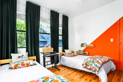 Image de Timeless Decor Meets Boho Essence | Historic Duplex by Beltline & Downtown Atl