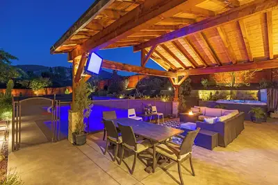 Image de Private 10 Br Estate: Ranch House, Farmhouse & Bunkhouse at Rockin’ View Ranch!