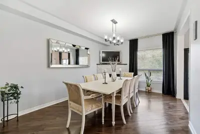 Image de Stylish, Bright & Spacious - 3 Brdm W/ 1 Parking