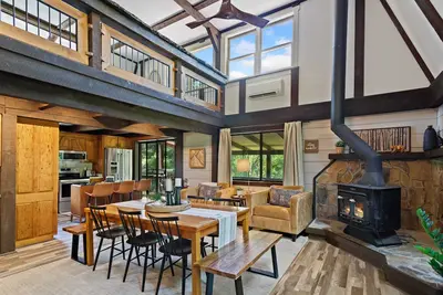 Image de Renovated Cabin in Great Location