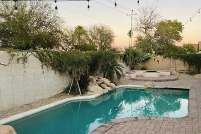 Image de 3 bed/2 bath home with pool, hot tub, & fire pit!