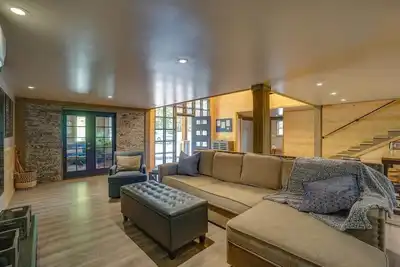 Image de *Spring Break Promos* Live the Dino Dream! Life-Size Dinos, 4br w/ Hot Tub