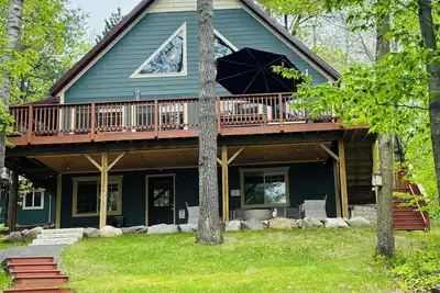 Image de Tranquil Lakefront Retreat! Private Lake, Sandy Beach and Fire Pit!