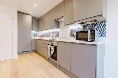 Image de Watford - House - Sleeps 6 - Parking - Garden