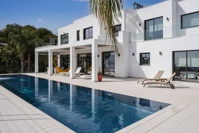Image de Villa 'Palacio Nazari' avec piscine privée, Wi-Fi et climatisation