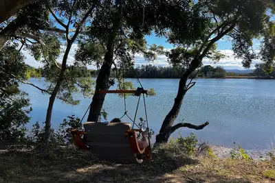 Image de Little House on the River
