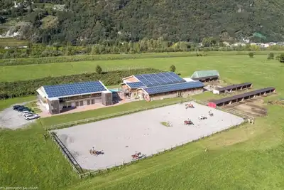 Image de Studio 'Agriturismo L'isola Del Cavallo 4' avec vue sur les montagnes, jardin partagé et Wi-Fi
