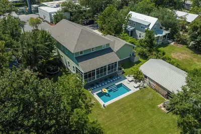 Image de Chateau De La Mar - walk to Downtown Ocean Springs & beach w/Pool!
