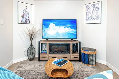 Image de Modern, clean & private 1br suite. Up to 3 guests.