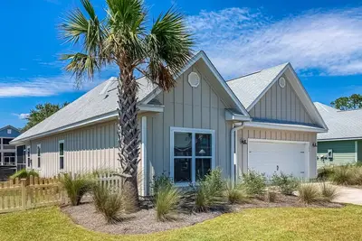 Image de Windmark - Day Drinking | House in Port St Joe with a hot tub & additional suite