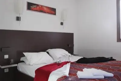 Image de Beautiful Views in the South of France! 2 Comfortable Units! Parking Available!