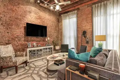 Image de Authentic Historic Apt | 10 mins to French Quarter
