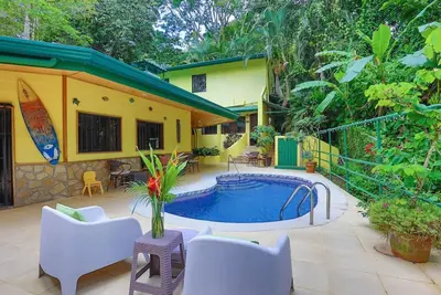 Image de Jungle, Monkey's, Macaws, pool A/C up to 19 people