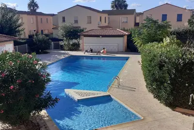Image de Appartement Climatisé Face à la Plage Avec Piscine Surveillée