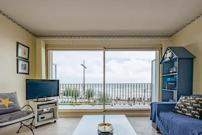Image de ***Studio avec Balcon Face à la Mer, Centre Plage des Sables-d'Olonne, Équipé et Confortable***