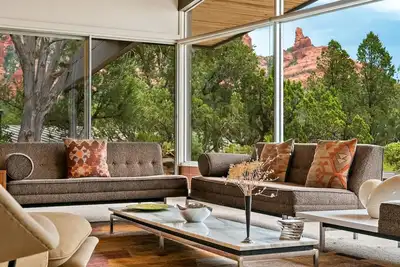 Image de Best Red Rock Feel in Uptown Sedona, Mid Century Home! (Guest house on premises)