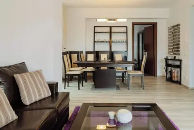 Image de Panoramic Mountain View Loft - Free Parking