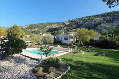 Image de Villa indépendante, 1500m2 de jardin, vue pittoresque, piscine 10x5m