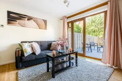 Cosy, Modern Family Friendly House in Erith! 5 Mins From Slade Green Train Ston