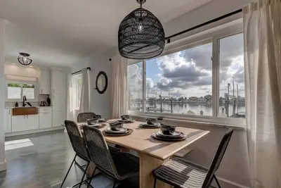 Image de Sunrise Suite w\/ hot tub, SUPs, kayaks, bikes, 2 king beds