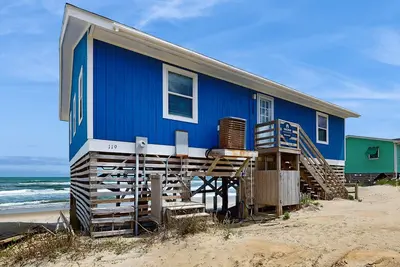 Image de Ruthy’s Haven | Waterfront home in Nags Head with immediate beach access