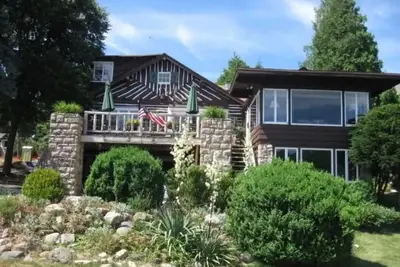 Image de Cabin on Lake Mohawk- Lakefront Property