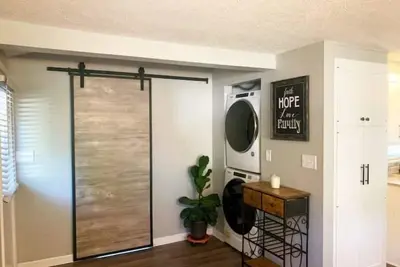Image de Cozy Open-Concept Home 2. 5 Miles From Notre Dame