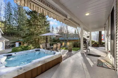 Image de Waterfront Harrison Lake Retreat