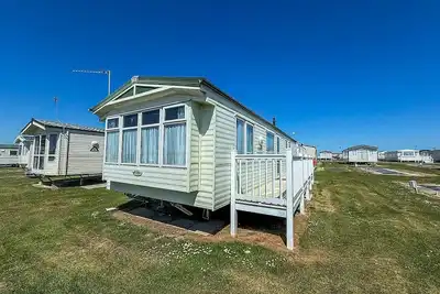 Image de 8 berth caravan with decking at California Cliffs near Scratby beach ref 50019f